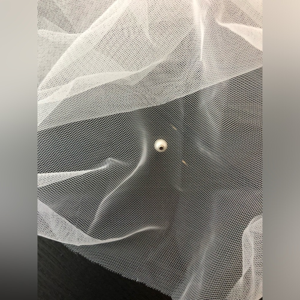 White Floral Long wedding veil, 120 inches long and 70 inches wide. - Picture 10 of 10